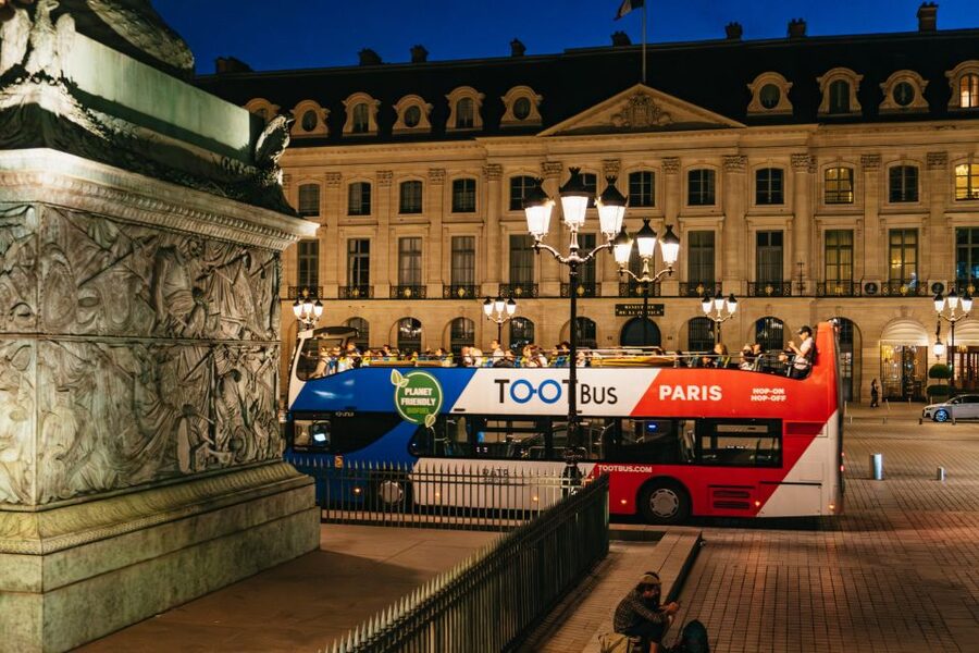 Paris: Night Bus Tour with Audioguide - The Eiffel Tower, the tour’s big payoff