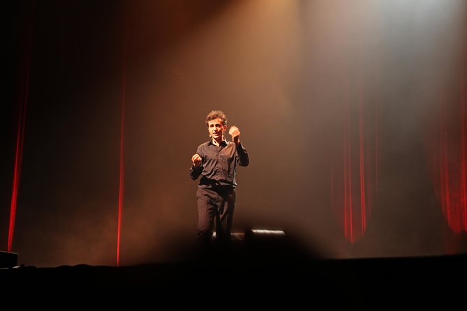 Paris night out : Comedy in English 'How to Become a Parisian ?' - Why the timing works well for a Paris evening