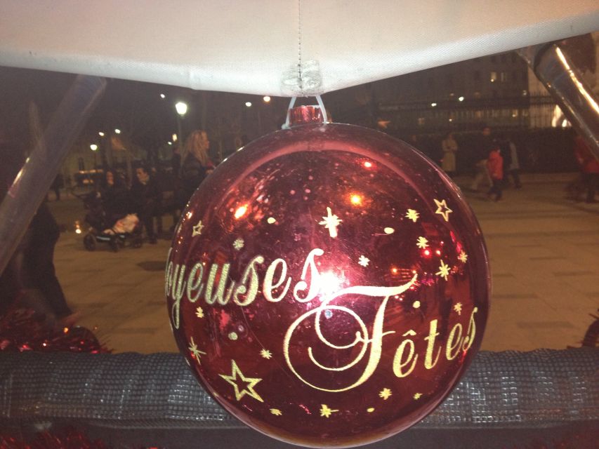 Paris: Nighttime Tuk-Tuk Tour - What the guide adds