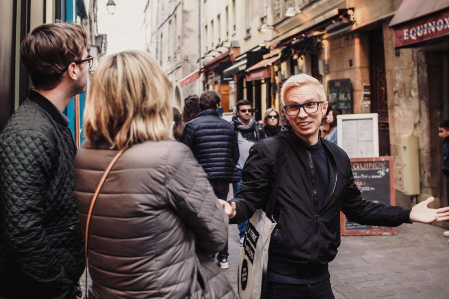 Paris: Notre Dame and Île de la Cité Walking Tour - Walking demands, timing, and who should book