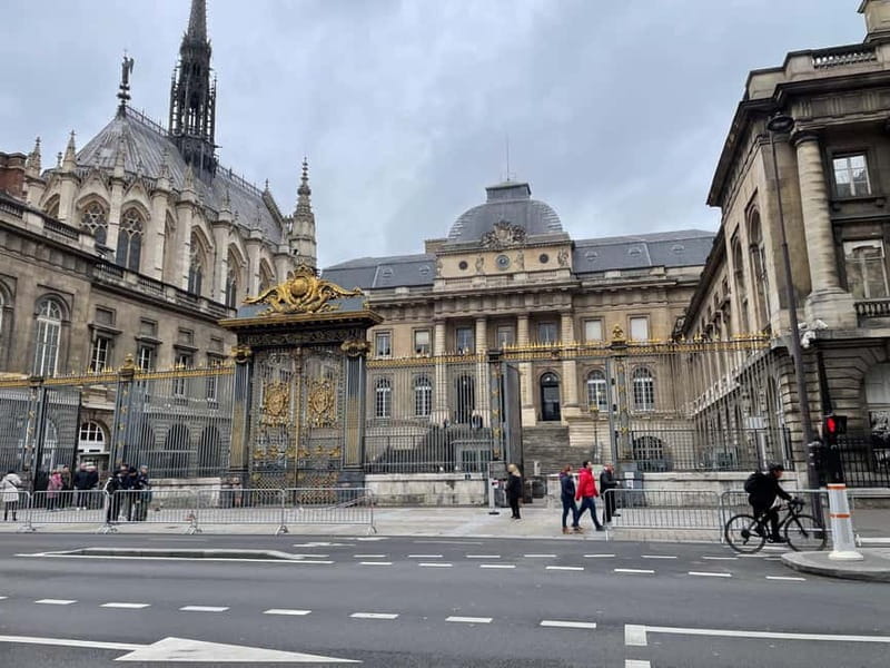 Paris: Notre-Dame Cathedral Exterior Guided Tour - Entering the cathedral after the guided walk