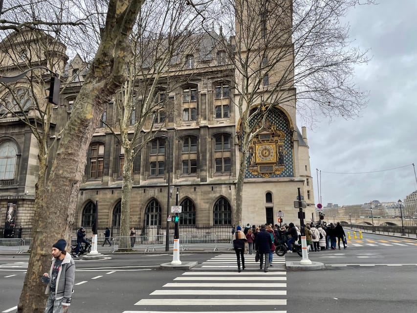 Paris: Notre-Dame Cathedral Exterior Guided Tour - Practical tips for a smoother visit