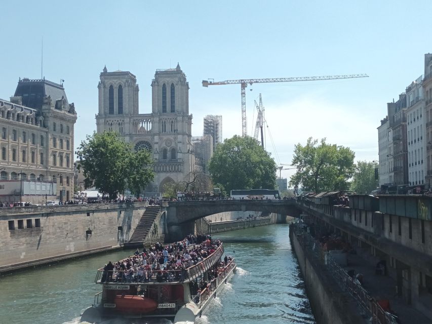 Paris: Notre Dame Exterior Walking Tour with Sainte Chapelle - Sainte Chapelle and the great stained-glass finale