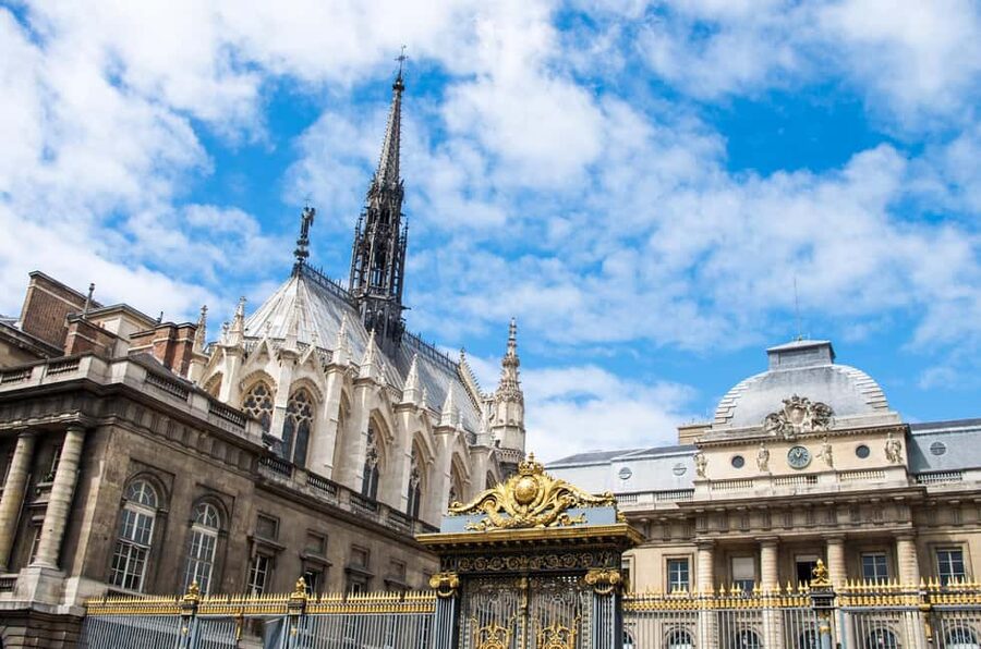 Paris: Notre Dame Outside Tour and Sainte Chapelle Ticket - Timing, walking, and practical limits