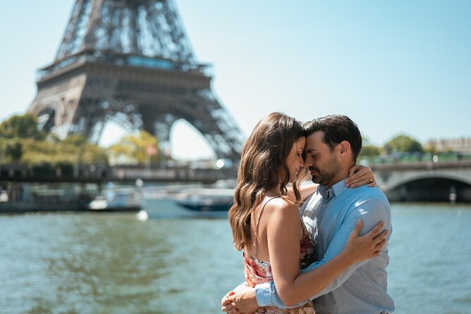 Paris One-Hour Private Photo Shoot - Montmartre: cobbled streets and a more personal mood