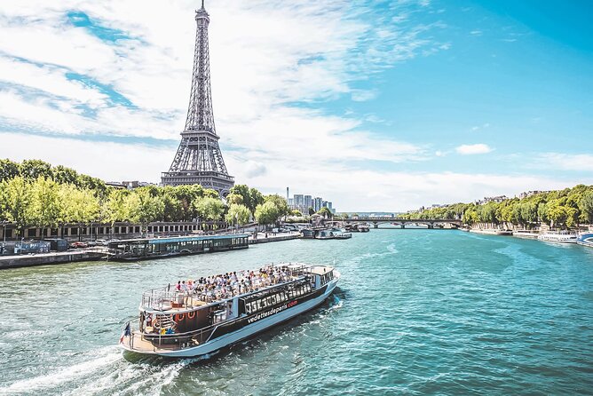 Paris - One Hour Seine River Cruise with Recorded Commentary - A simple hour on the Seine
