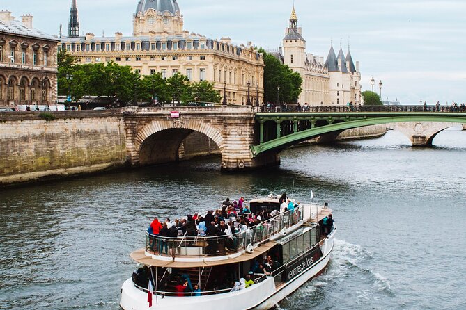 Paris - One Hour Seine River Cruise with Recorded Commentary - Port de la Bourdonnais and the Eiffel Tower setting