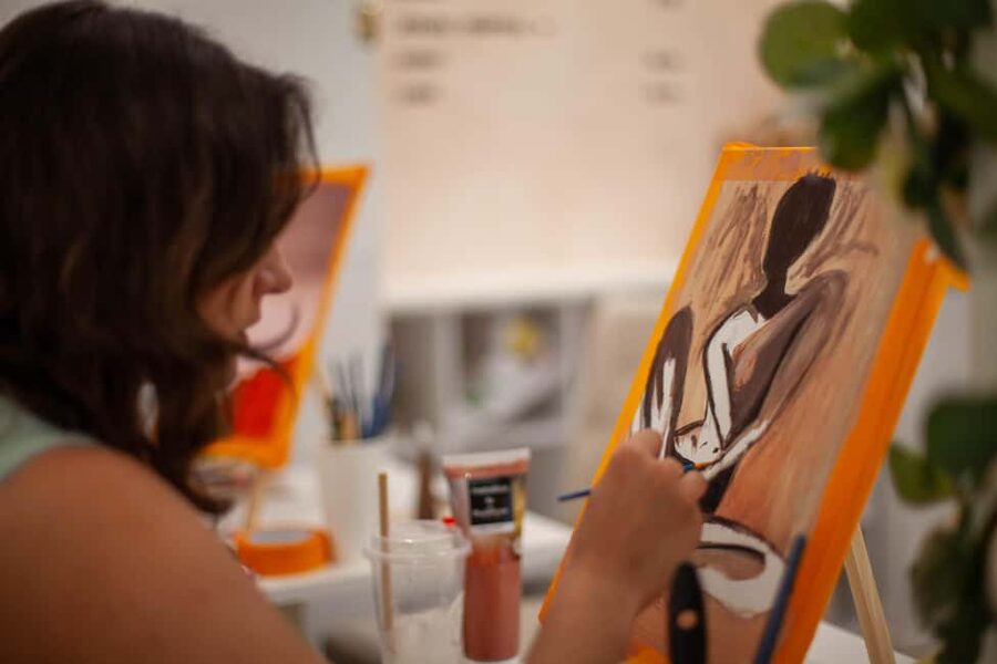 Paris : Painting experience in an art cafe - Small details that make the experience memorable