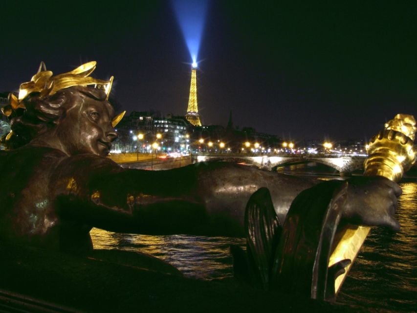 Paris: Panoramic Night Tour with Audio Guide and Host - What this Paris night tour is really like