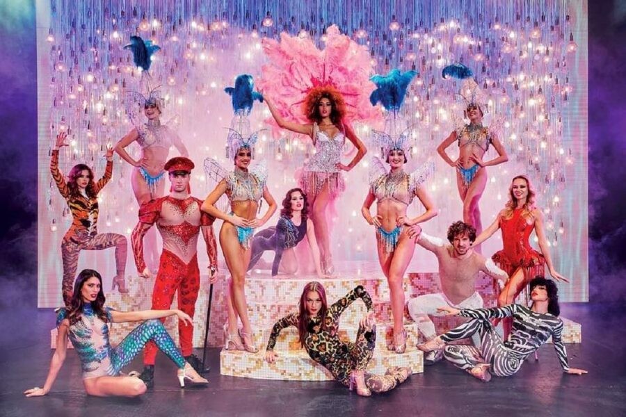 Paris: Paradis Latin Cabaret Show with Optional Champagne - Quick points before you book