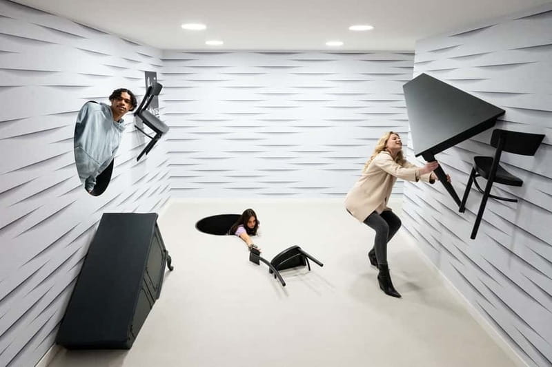 Paris: Paradox Museum Entrance Tickets - Who will enjoy this most