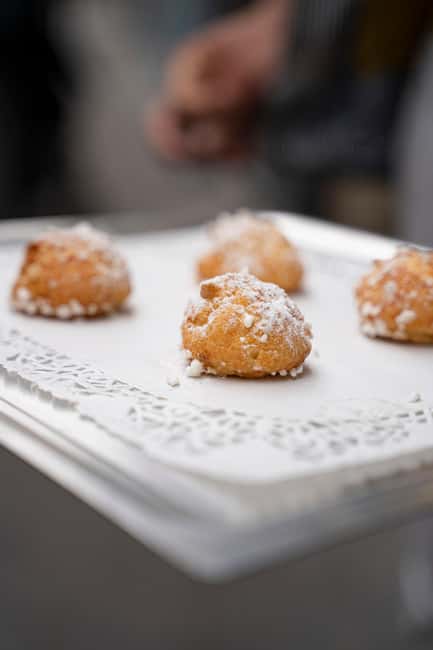 Paris : Pastries and Tragedies, The sweet tour of Montmartre - From local bakeries to Montmartre’s quieter corners