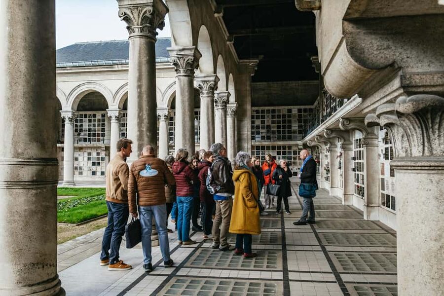 Paris: Pere Lachaise Cemetery Guided Tour - Molière, Chopin, and the cemetery’s artistic side