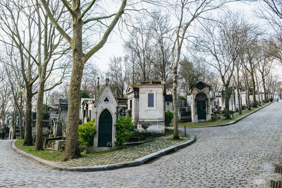 Paris: Pere Lachaise Cemetery Guided Tour - Who will enjoy this three-hour walk?