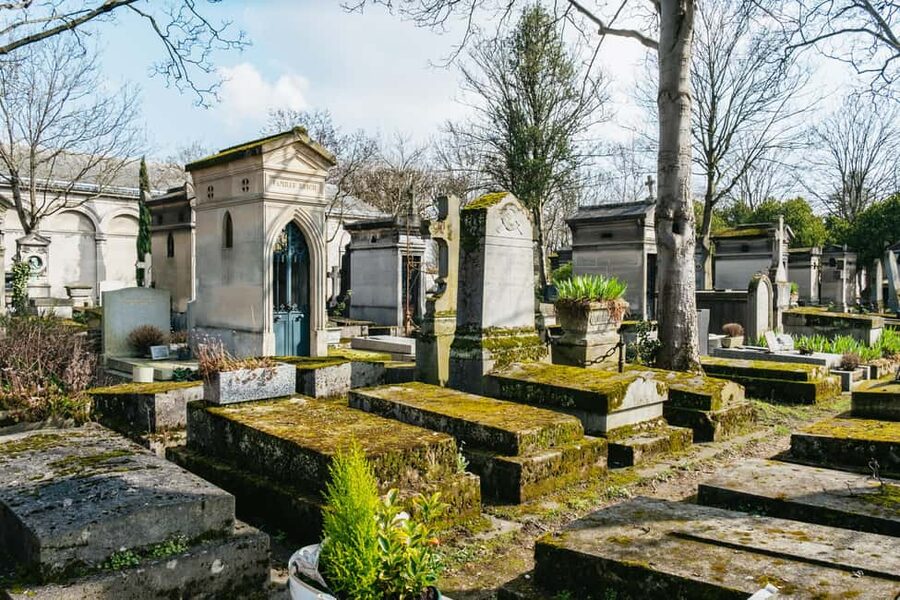 Paris: Pere Lachaise Cemetery Guided Tour - Meeting at Rue des Rondeaux, Not Père Lachaise Metro