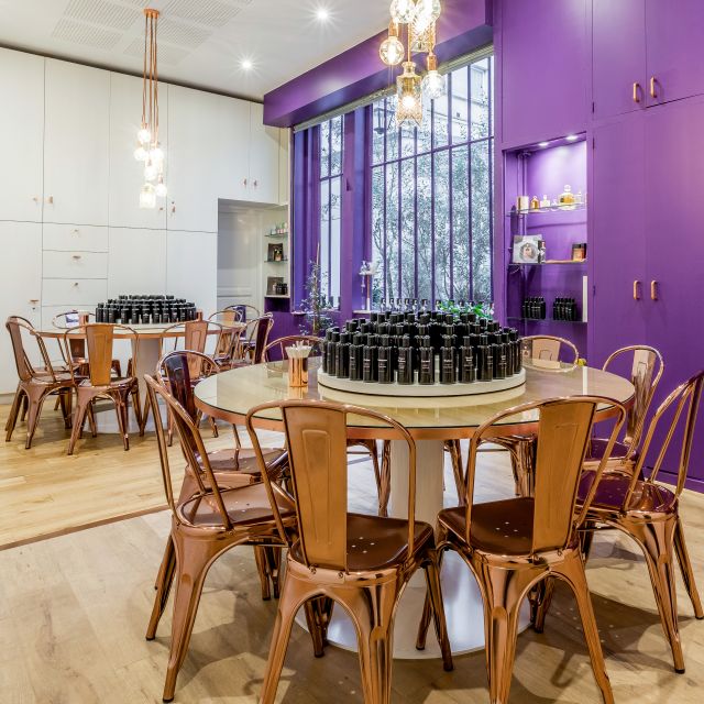 Paris: Perfume Creation Workshop - What happens during the first part of the hour