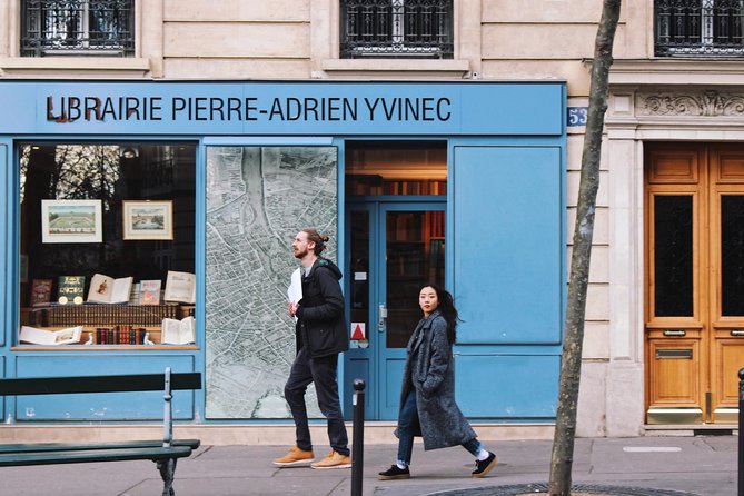 Paris Photo Shoot with Professional Photographer - Pont de Bir-Hakeim for a more cinematic Paris