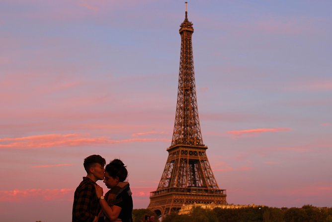 Paris Photo Shoot with Professional Photographer - Choosing between one location and four