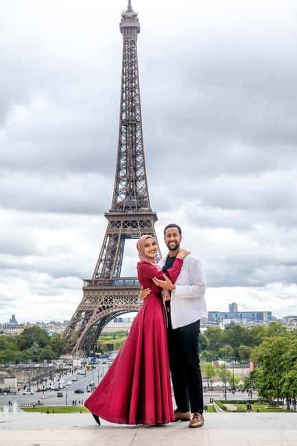 Paris: Photoshoot Around Eiffel Tower with 55 Edited Photos - Moving through several Eiffel Tower viewpoints