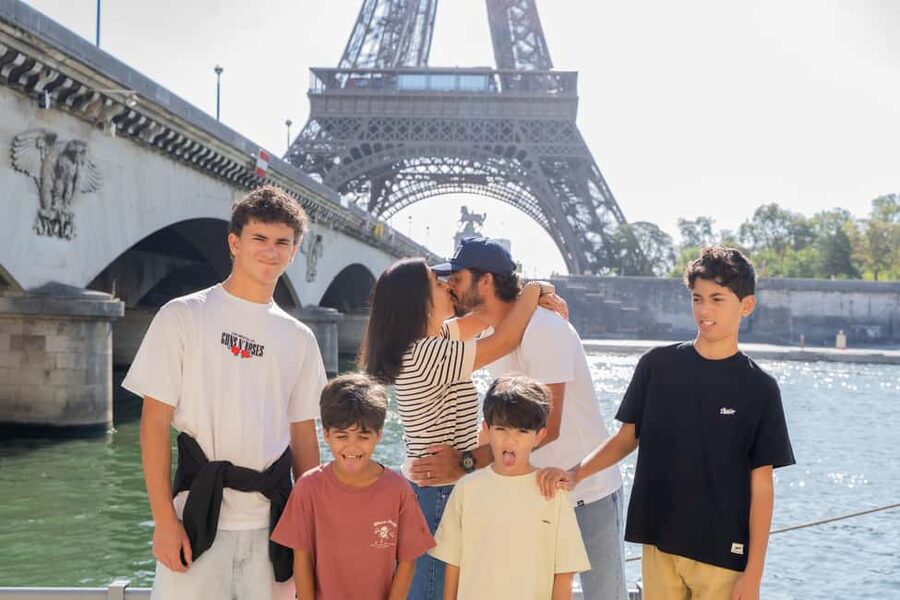 Paris: Premium Photoshoot with Iconic Eiffel Tower Views - Key Things To Know Before Booking