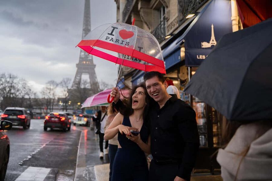 Paris: Premium Photoshoot with Iconic Eiffel Tower Views - Weather, Clothing, And Practical Preparation