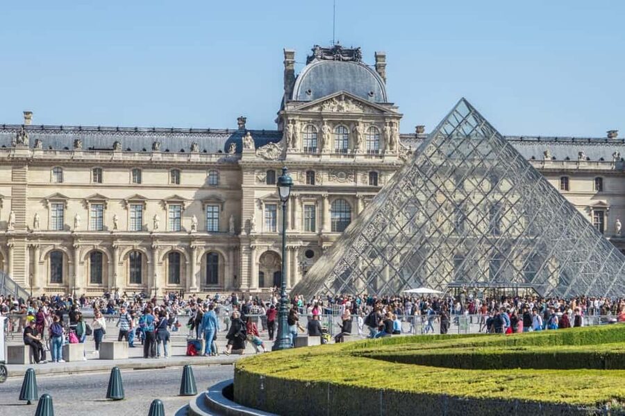 Paris: Priority Access Louvre with Host -Direct to Mona Lisa - Who should book this Louvre experience?