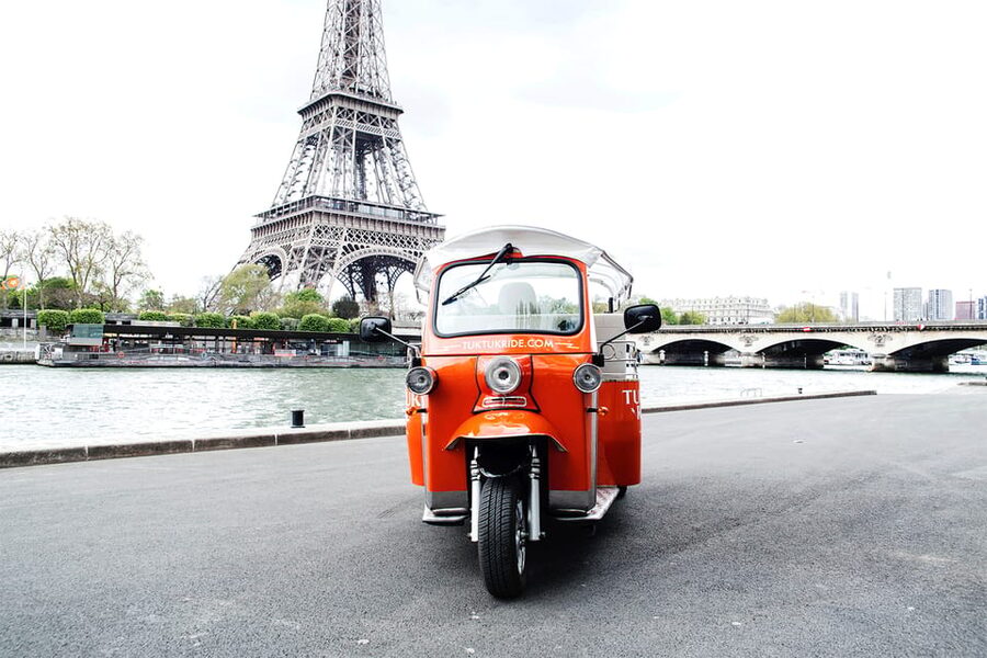 Paris: Private City Highlight Tour by Electric Tuk-Tuk - Eiffel Tower and Les Invalides