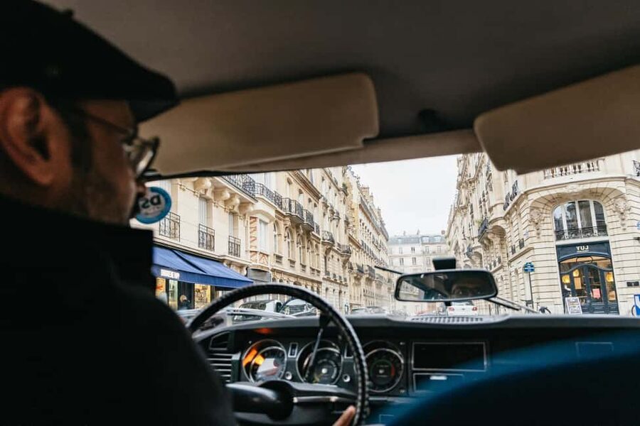 Paris: Private Guided City Tour in a Traction Avant or DS 21 - Who Will Enjoy This Most