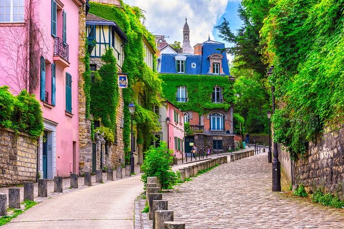 Paris Private Montmarte Tour : Sacre Coeur with Expert Guide - Café des Deux Moulins and the world of Amélie