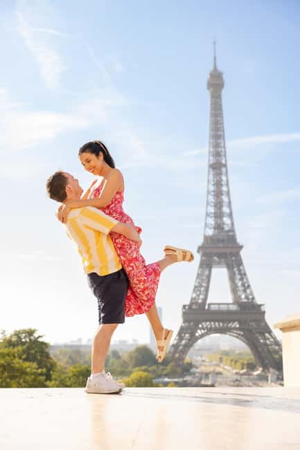 Paris: Private Photoshoot at the Eiffel Tower - Communication before and after the shoot