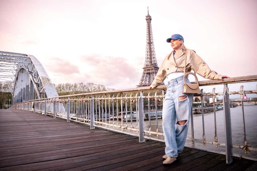 Paris: Private Photoshoot Near the Eiffel Tower - Dylan and the Personal Service