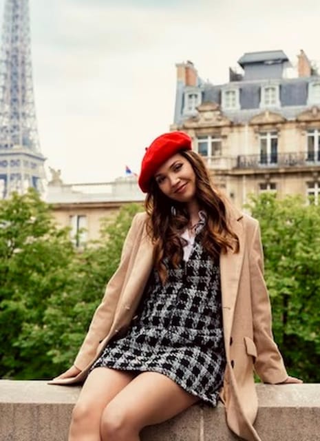 Paris : Private Professional Photoshoot at the Eiffel Tower - Choosing between 30, 60, and 90 minutes
