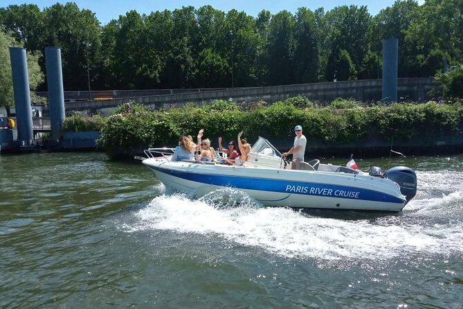 Paris Private Seine River Cruise with your Captain Guide - The Statue of Liberty and Eiffel Tower views