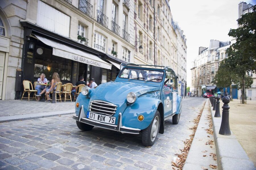 Paris: Private Sightseeing Tour in Citroën 2CV - What the two to three hours can cover