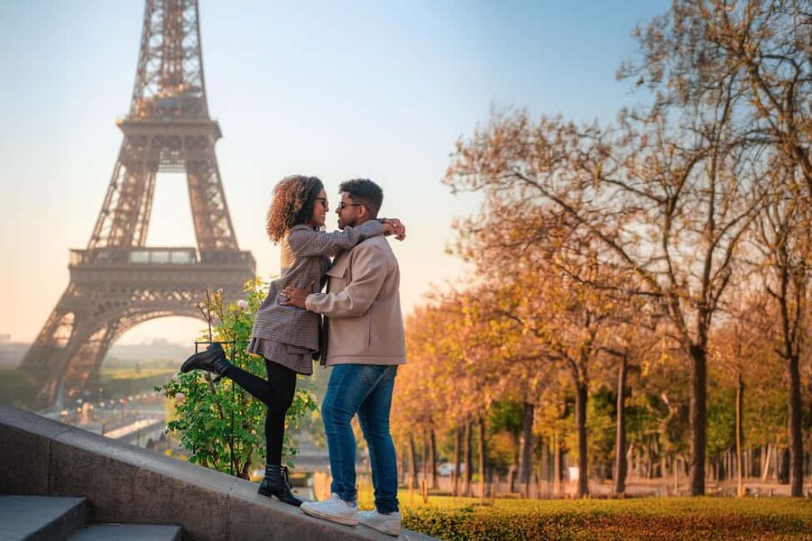 Paris: Professional Photoshoot with the Eiffel Tower - Key points at a glance
