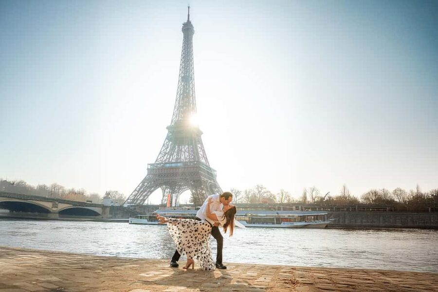 Paris: Professional Photoshoot with the Eiffel Tower - What the final photo package includes