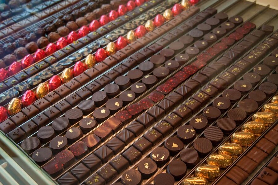 Paris: Pure Chocolate Walking Tour - What happens at the five chocolate shops