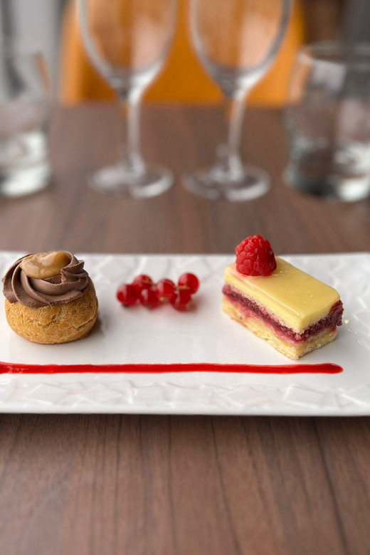 Paris: River Seine Cruise with 3-Course Lunch - A floating introduction to Paris