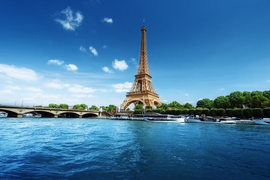 Paris: Romantic Cruise with 3-course Dinner on Seine River - What the Capitaine Fracasse evening is really like