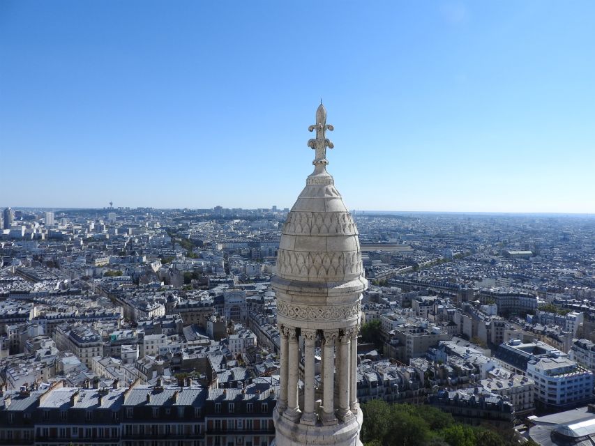 Paris: Sacré-Coeur and Montmartre Tour with Expert Guide - What the guides add to the walk