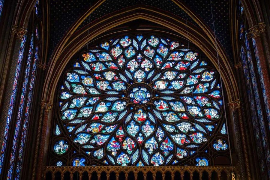 Paris: Sainte-Chapelle, Conciergerie, Notre Dame Guided Tour - Why a guide helps at these two monuments