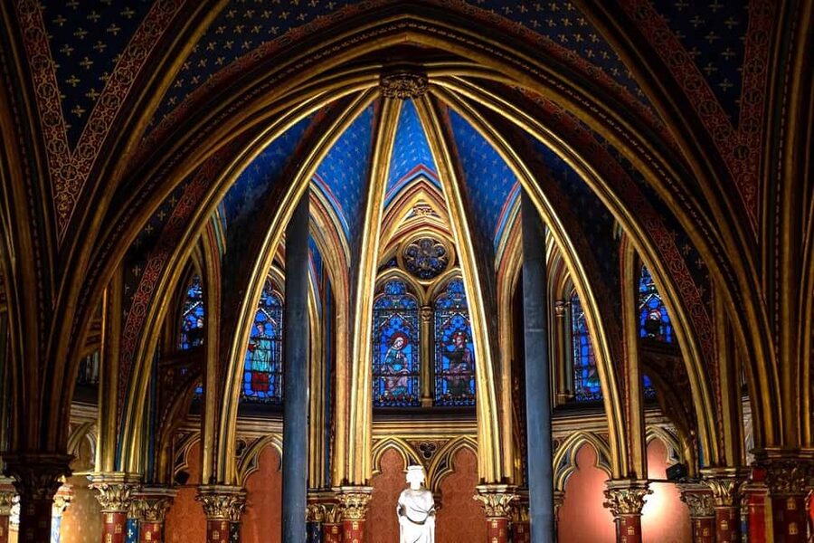 Paris: Sainte-Chapelle, Conciergerie, Notre Dame Guided Tour - Notre Dame from the best available angle