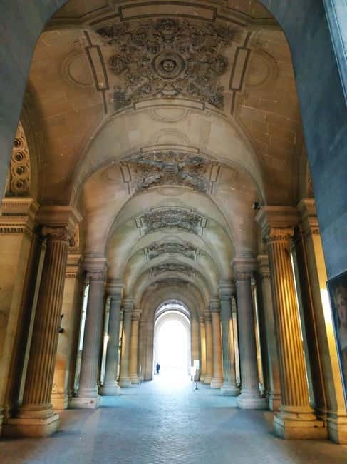 Paris: See 15 to 30 Top Sights with a Fun Guide - Why this works as your first Paris outing