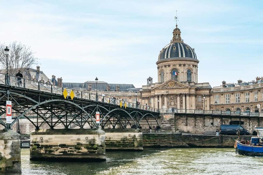 Paris: Seine Cruise and Macaron Tasting by the Eiffel Tower - Is $21 good value in Paris?