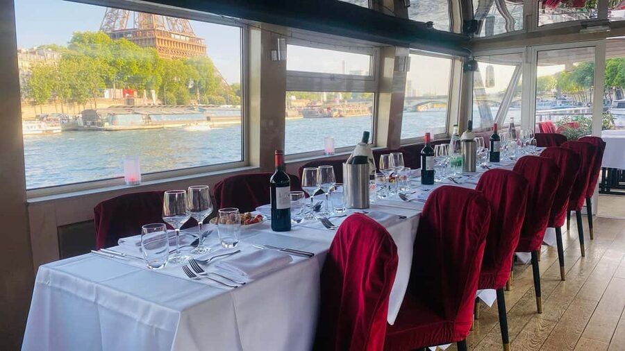 Paris: Seine Dinner Cruise from Eiffel Tower/Liberty Statue - What two hours on the Seine really gives you