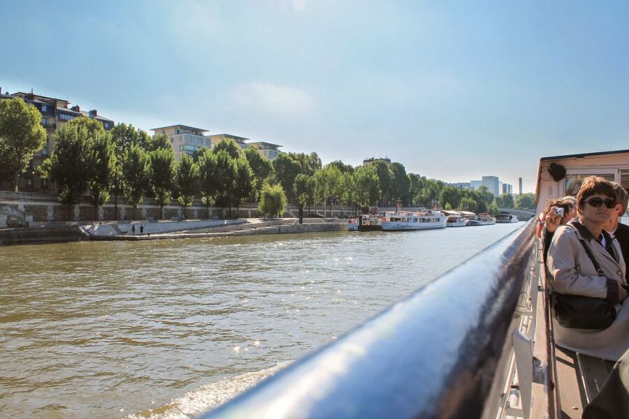 Paris: Seine River and Canal Saint-Martin Cruise - Bassin de la Villette and the final approach