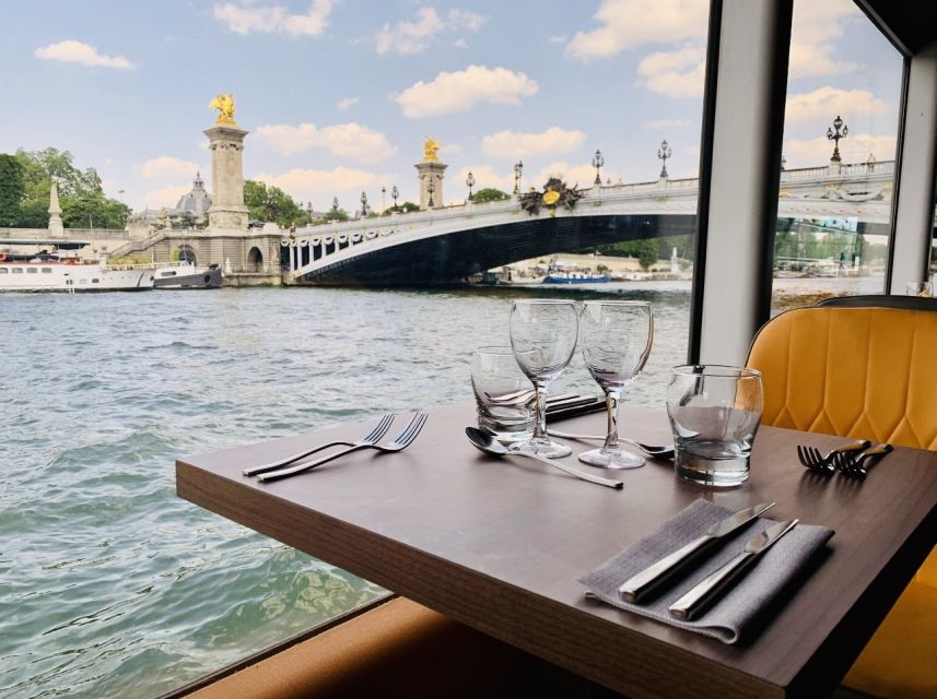 Paris: Seine River Bistronomic Dinner Cruise - Duration, comfort, and who should skip it