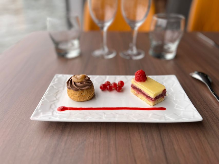 Paris: Seine River Bistronomic Dinner Cruise - A three-course meal with a bistro approach