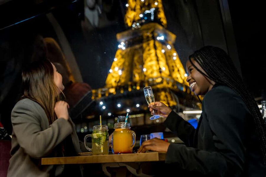 Paris: Seine River Champagne Dinner Cruise with Live Music - What the $123 price really buys