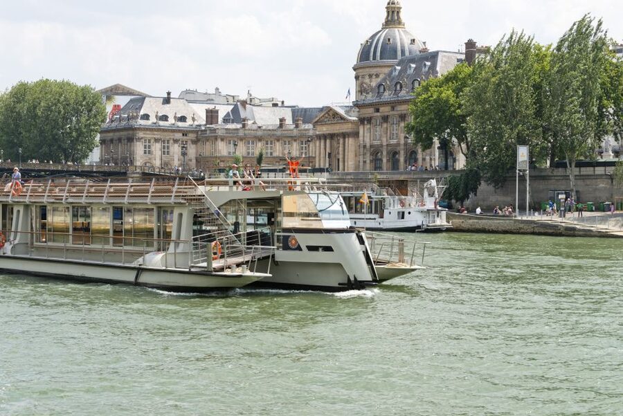 Paris: Seine River Cruise and 3-course Bistro Lunch - FAQ